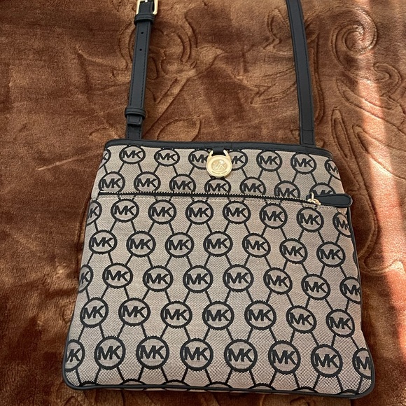 Michael Kors black and tan crossbody purse - Picture 2 of 6